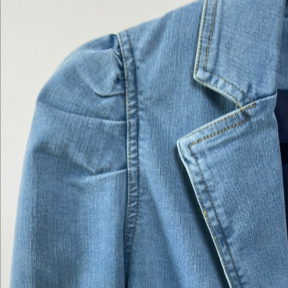 EUC Elan Women's Light Blue Denim Jacket (sz med) - Picture 5 of 6